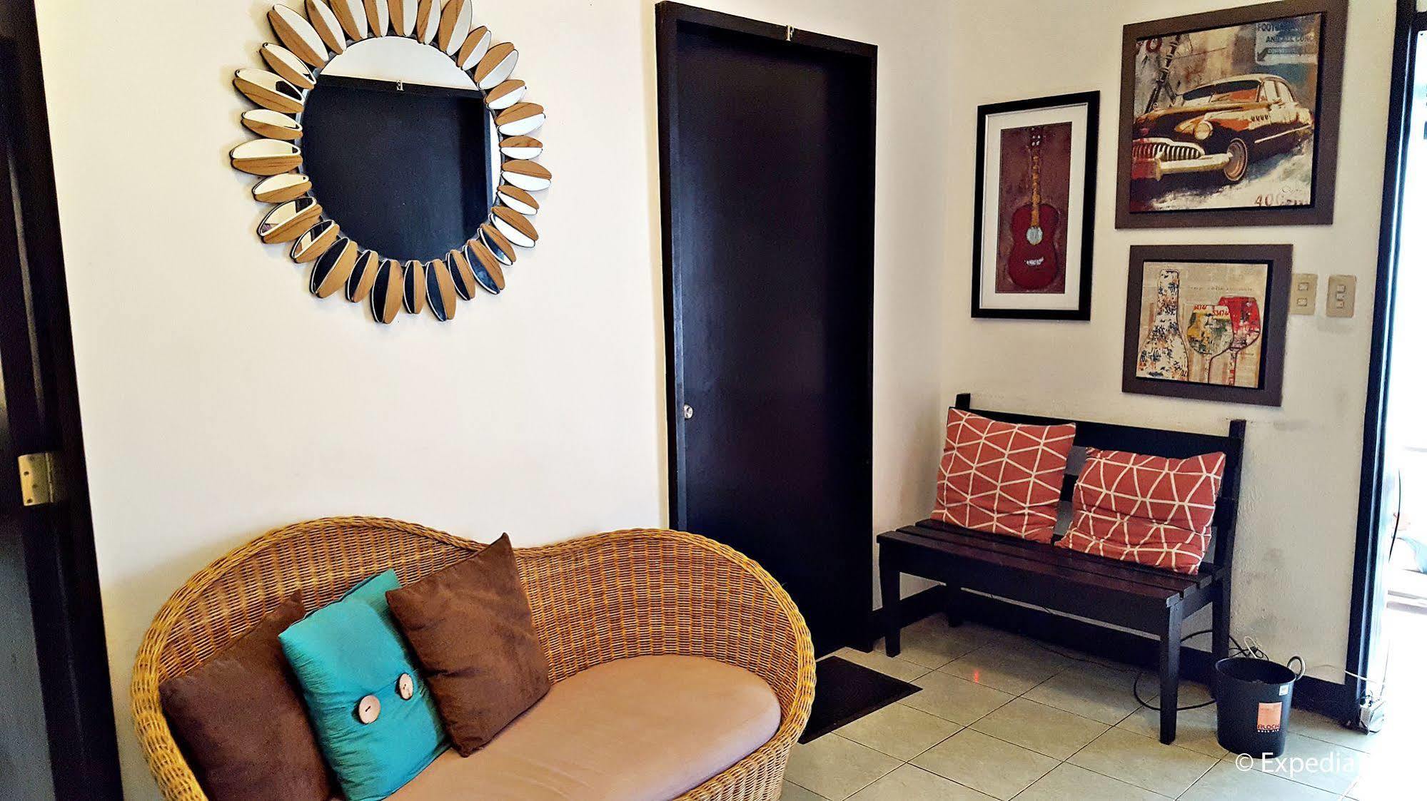 Tagaytay Garden Budgetel - City Center Tagaytay City Exterior foto